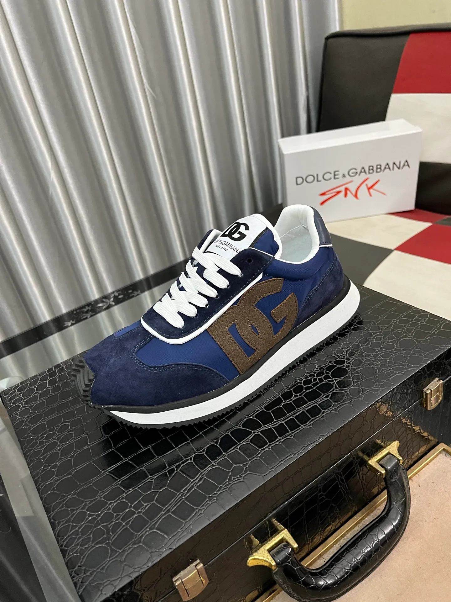 Men's shoes💰458⌚️⌚️New Dolce & Gabbana/top original DG heavy industry series, new casual fashion shoes👟Simple and elegant style, fashionable and exclusive👑Fashionable and generous. Upper: Original first-layer calfskin, comfortable sheepskin lining. Original special electroplated combination outsole, exquisite and luxurious, super A level! Compared with the genuine product at the counter, the version is no worse at all💕Size: 35-46